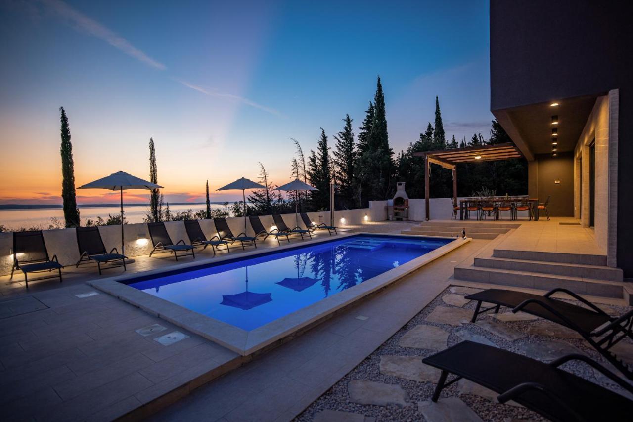 Villa Royal Promons - Heated Pool Starigrad Paklenica Esterno foto